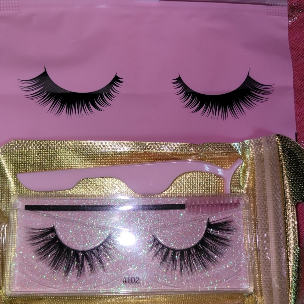 Lashes - Picture 8 of 15